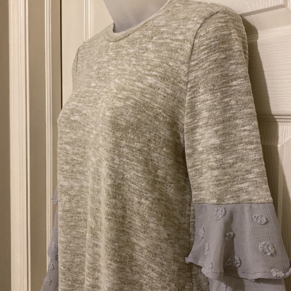 THML Ruffled Long Sleeve Shirt Size XS - Picture 3 of 11